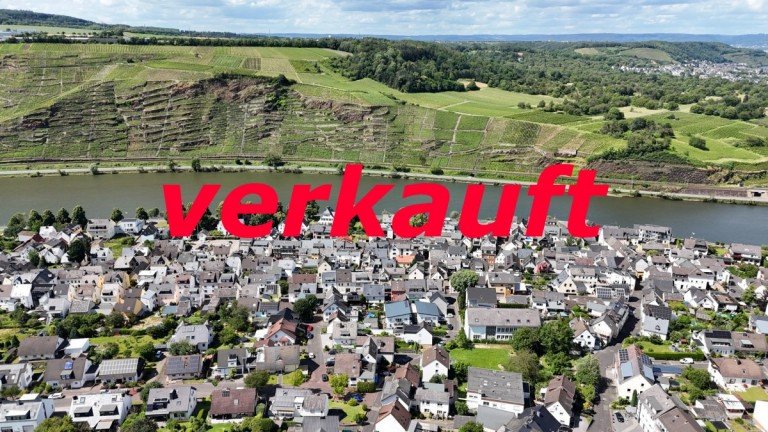 Luftaufnahme Koblenz / Lay Zweifamilienhaus Gro�es Haus mit herrlichem Weitblick